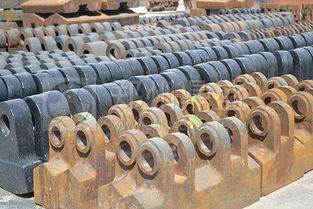 鄭州鼎盛嚴格把關每一個出廠的破碎機錘頭