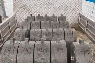 沖擊破碎機(jī)錘頭易損壞怎么辦?注意3個(gè)地方,問題迎刃而解!