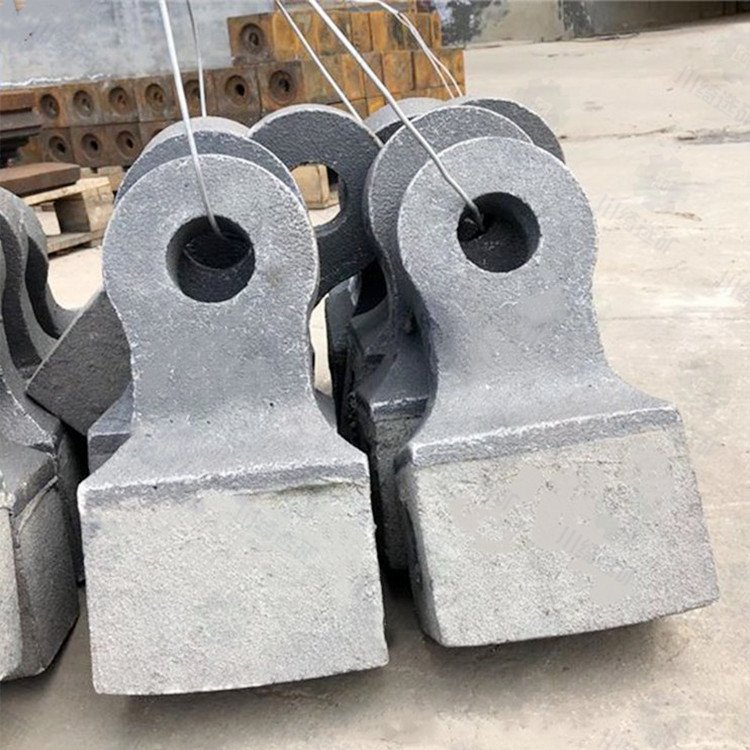 復(fù)合破碎機(jī)錘頭、合金反擊破板錘、錳鋼鍛造榔頭等礦用粉碎配件鑄造件全解析
